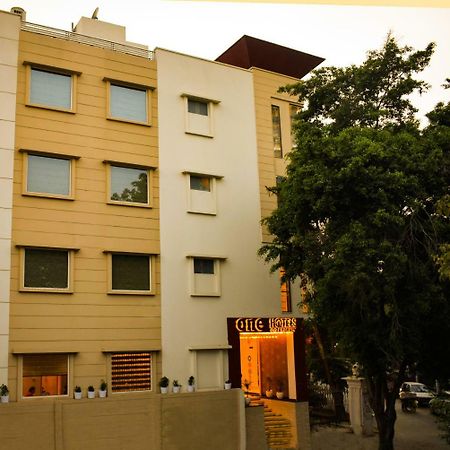 One Earth Gg Regency Hotel Amritszár Kültér fotó