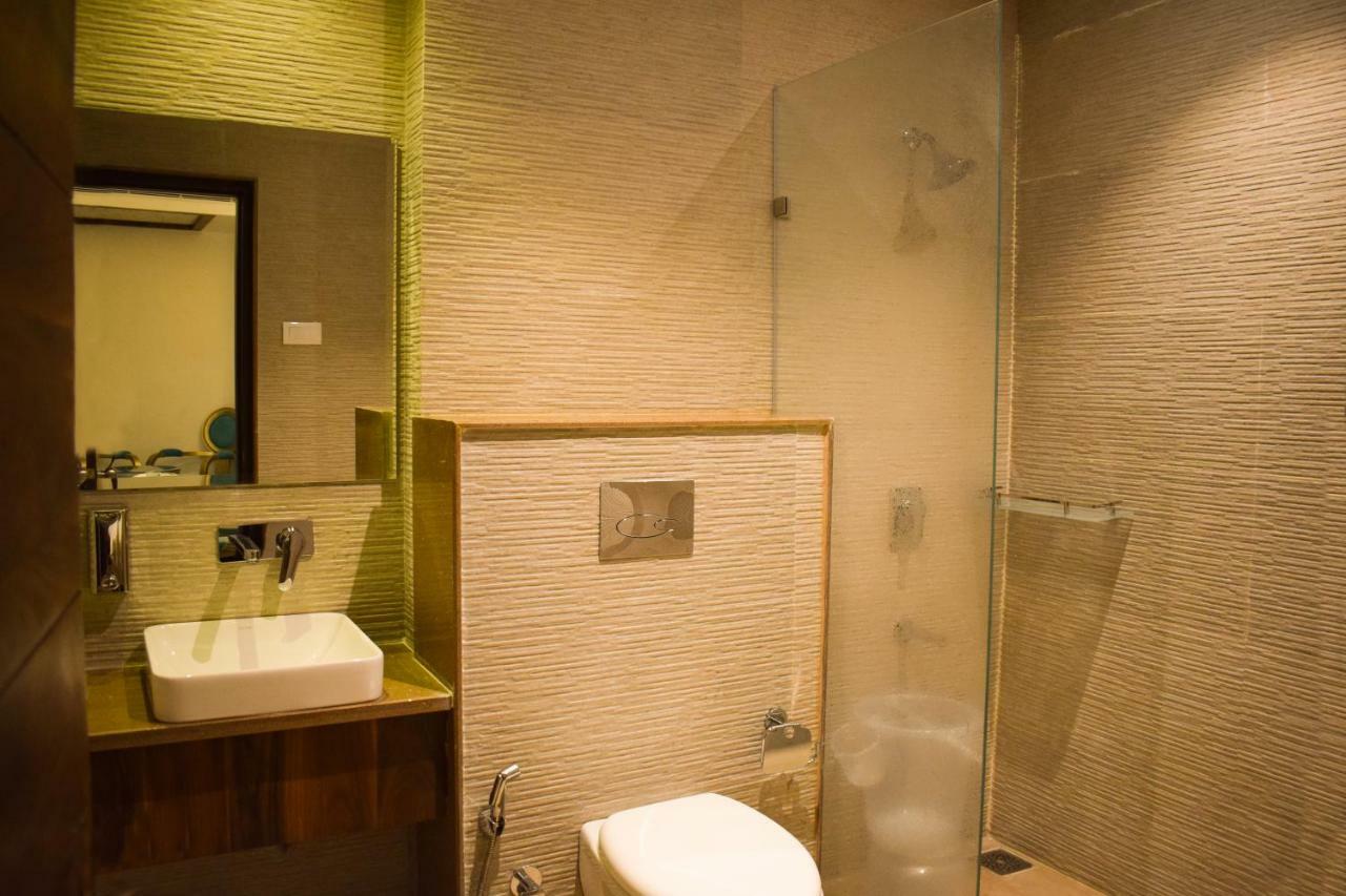 One Earth Gg Regency Hotel Amritszár Kültér fotó
