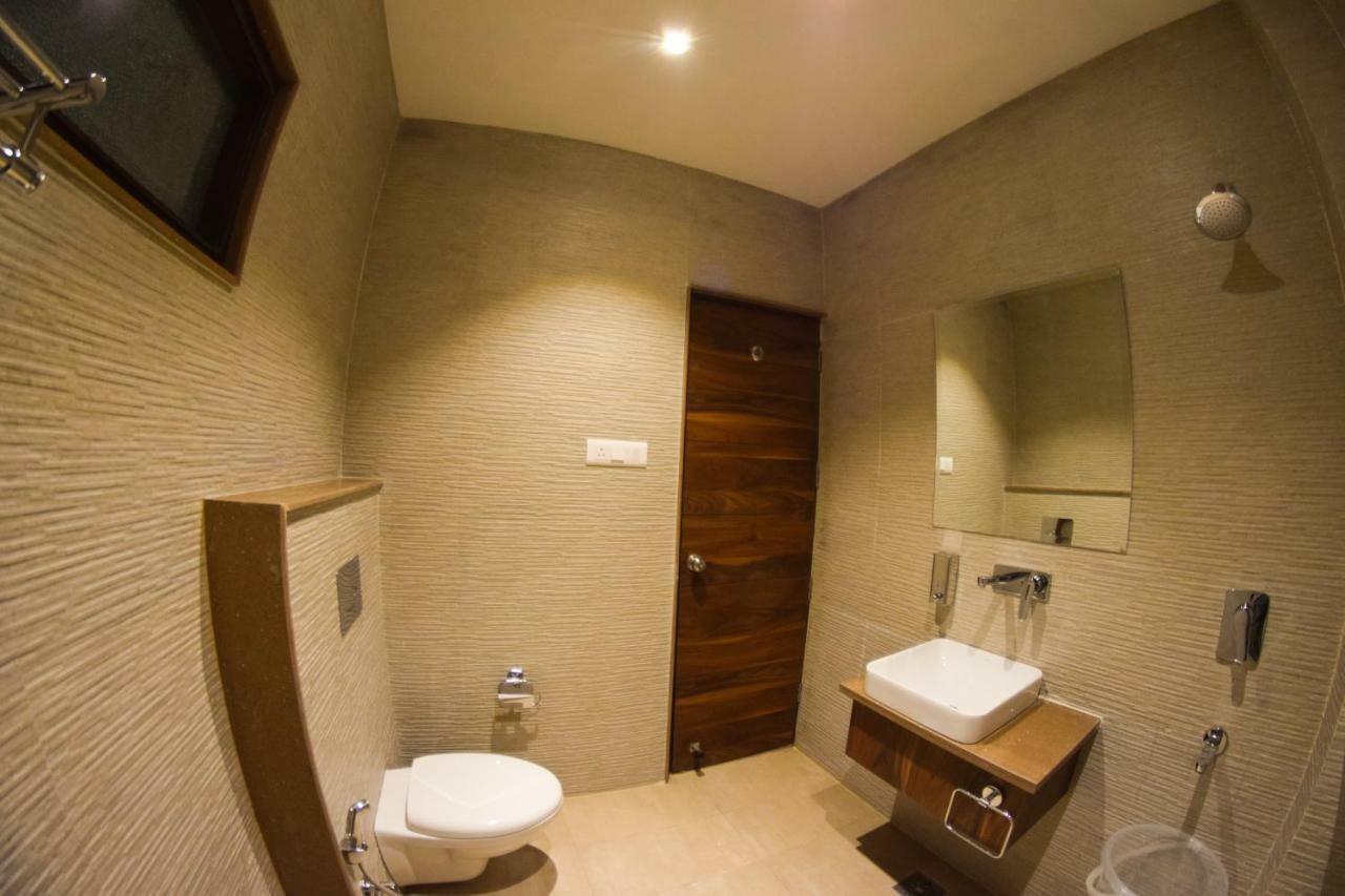 One Earth Gg Regency Hotel Amritszár Kültér fotó