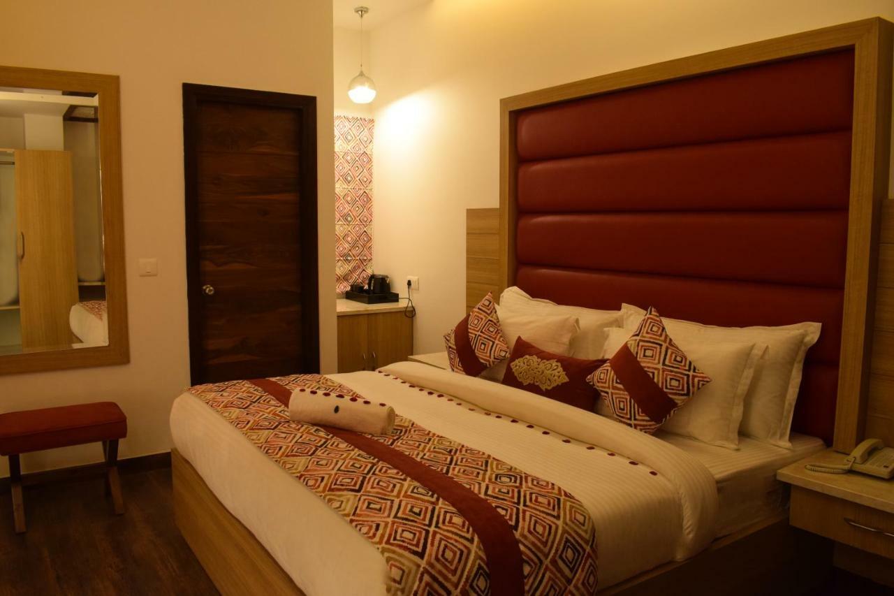 One Earth Gg Regency Hotel Amritszár Kültér fotó