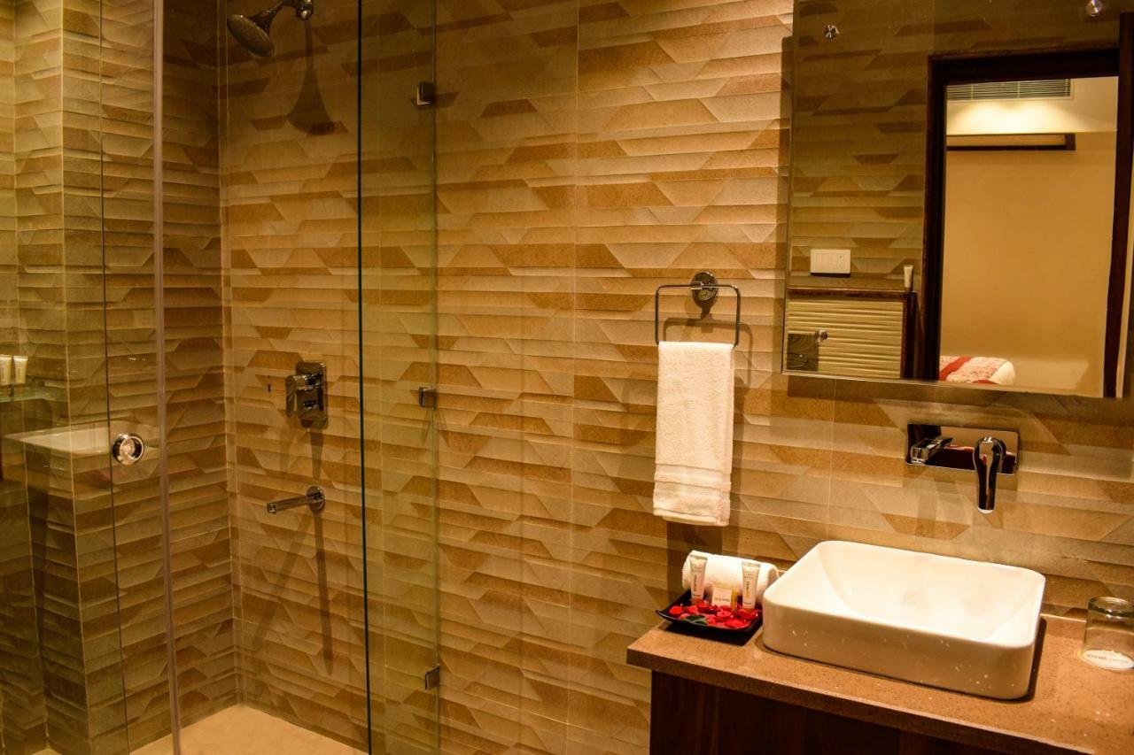 One Earth Gg Regency Hotel Amritszár Kültér fotó